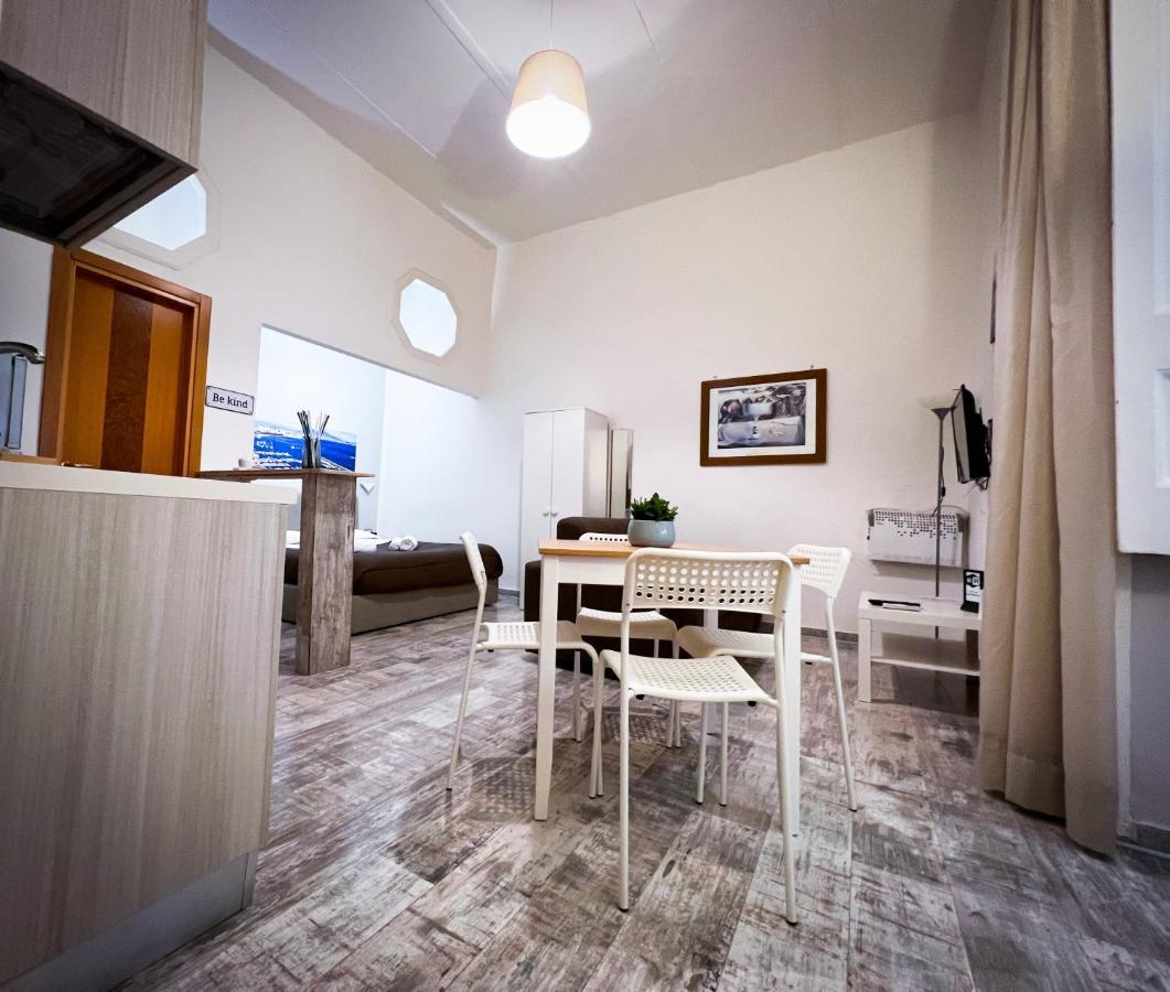 Apartamento Casa Martino Formale Nápoles Exterior foto
